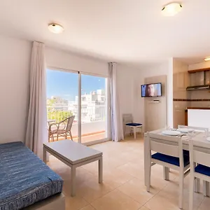 apartamentos-avenida-mc-apartamentos-ibiza.ibizaislandhotels.net/