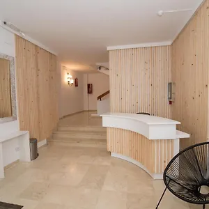 apartamentos-mestret.ibizaislandhotels.net/